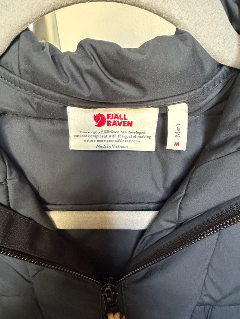 Men's Lightweight Hooded Fjall Raven Jacket - Picture 2 of 3